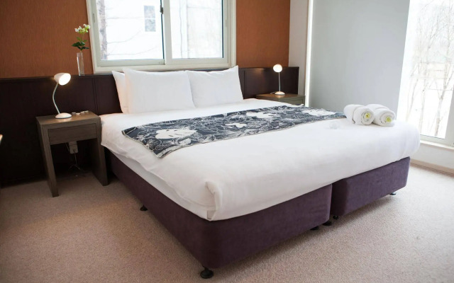 Yutaka Townhouse