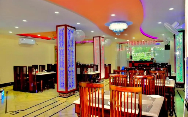 OYO 24426 Hotel Sky Blue