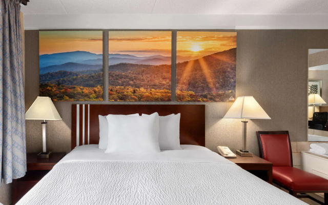 Days Inn by Wyndham Columbia Kentucky