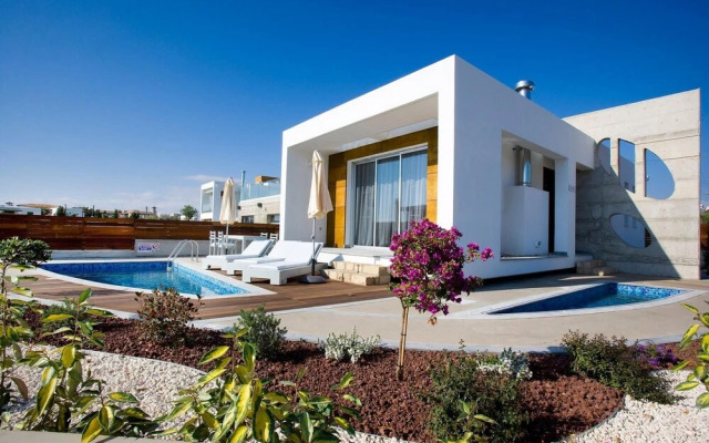 Paradise Cove Luxurious Beach Villas Sky 1 Bedroom Villa