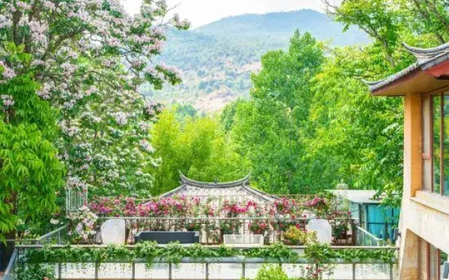 Lijiang Zuihuatang Inn (Shuhe Ancient Town)