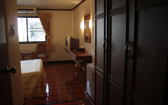 RoongRuang Hotel