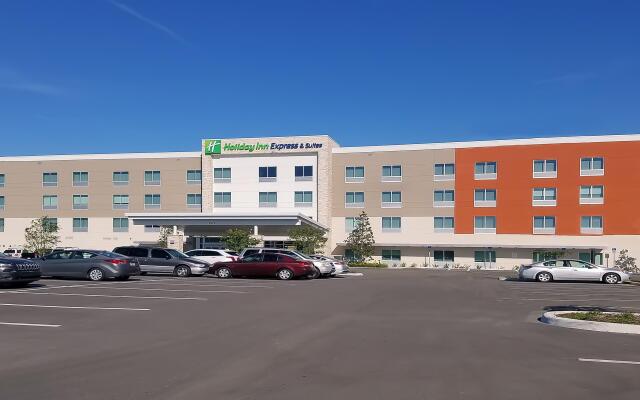 Holiday Inn Express & Suites Tampa East - Ybor City, an IHG Hotel