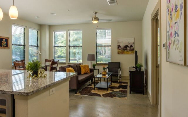 Bright Apartments by Frontdesk