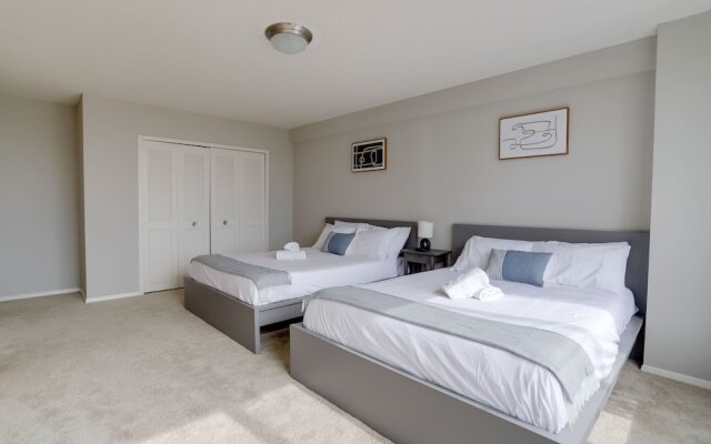 Prime Location Apartment at Crystal City