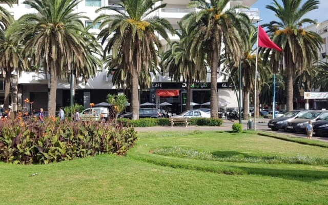 High Standing in the of the Parc and Beach at 200 m