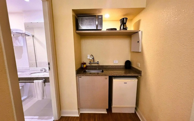 Slaviero Suites Curitiba Soho