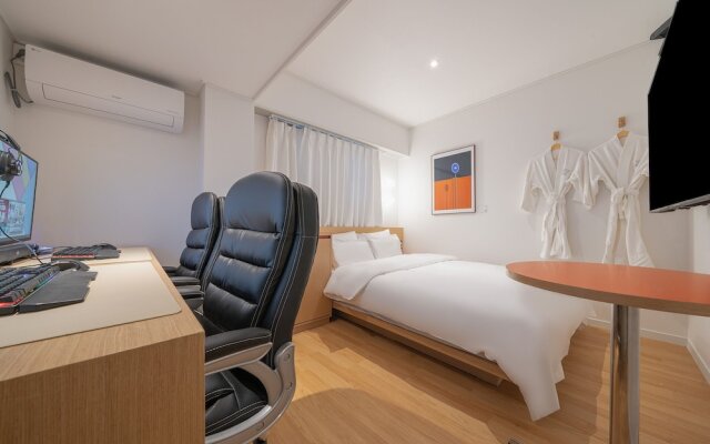 Aank Hotel Guri