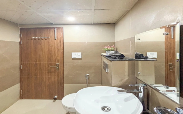 Housr 1 RK Apartment Sec 28 Gurgaon Mega