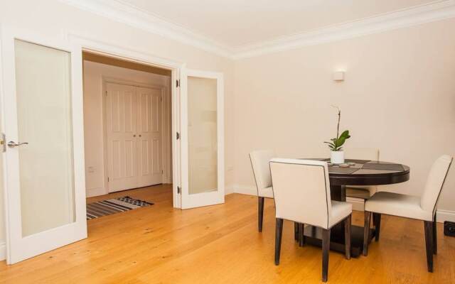 Luxury 2 Bed Mayfair Apartment