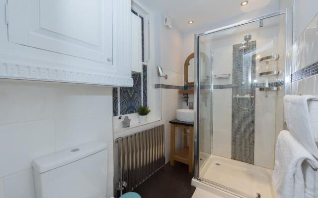 Seafront Walk Garden Apartment