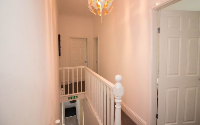 Newly Refurbished 3 Bedroom House