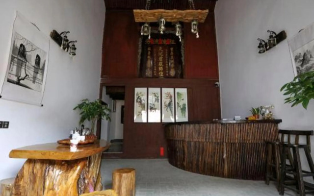 Fengguan Mountain Meilu Village Inn (Yangshuo Yulong River Scenic Area)