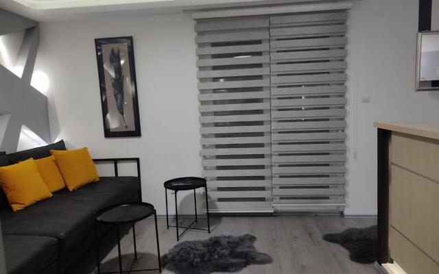 Triangle studio Divcibare