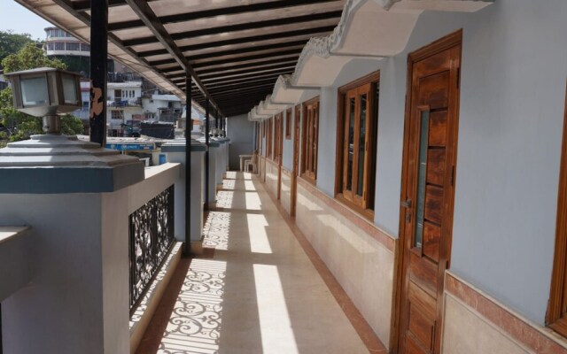 Goroomgo Apsara Mussoorie