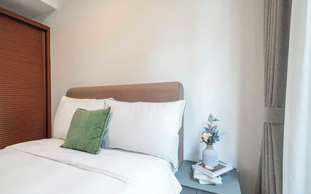 Tyms 2BR APT Lujiazui Renheng Riverside