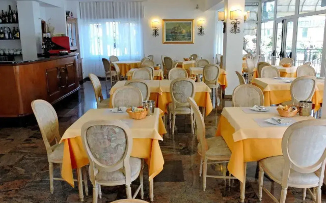 Capri Hotel