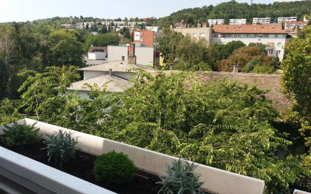 Málnás Macska Apartman