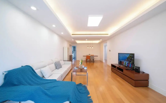 Tyms Stylish 3BR 2BA Apt Xujiahui Metro