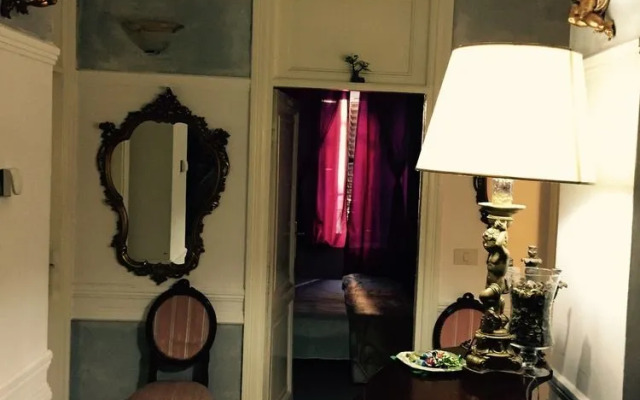 Vatican Chic Luxury BB