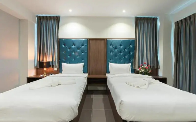 Yamin Seaview Hotel