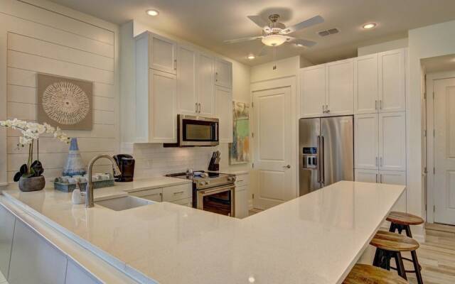Cinnamon Shore- Pelican Point TC 10202
