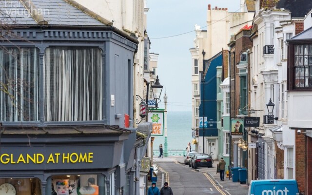 Hi-spec Flat in the Heart of Brighton's Lanes