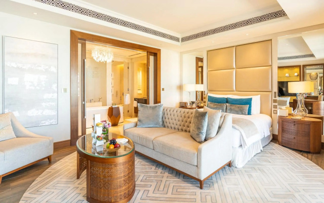 Royal Saray Resort