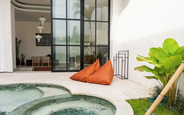 Tropical 2BR Private Villa, 6min Pererenan Beach