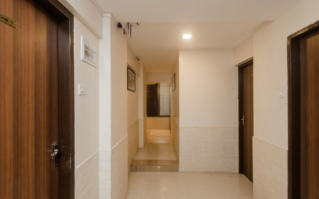 OYO 11908 Hotel Lake Bloom Residency