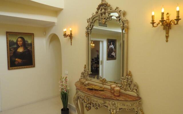 Spacious 700m2 villa, Golfers paradise.