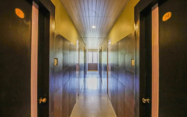 OYO 23500 Hotel Blue Valley