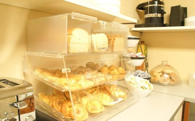 Americas Best Value Inn/brentwood Inn & Garden