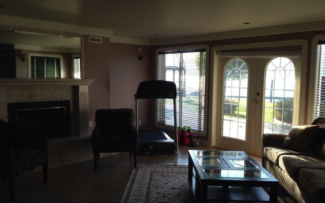 Harrison Lakehouse Vacation Home - House Rental
