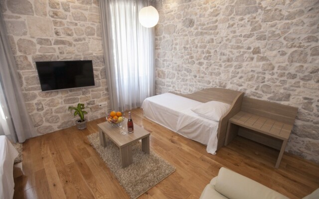 Tifani Luxury Rooms 2