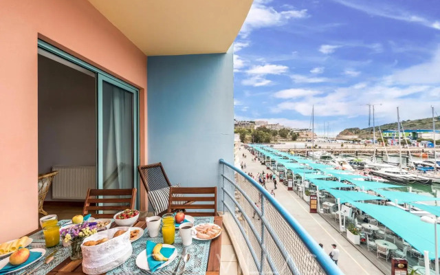 Marina Water View - 6 people, bars & restaurants