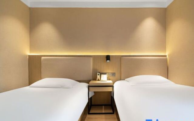 Pebble Motel (Shanghai Fuxing Middle Road)