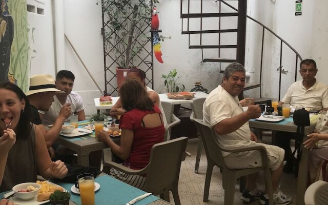 Hostal 1811 - Hostel