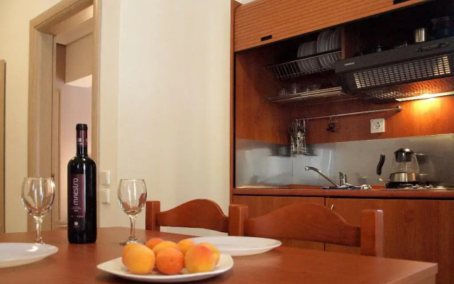 Caravel Apartment Hotel