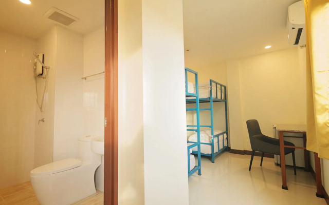 Happy Hostel