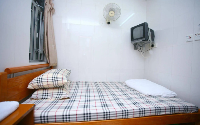 Pay-Less Guesthouse (7/F A9)