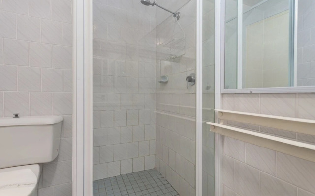 Retreat Beside The Beach - Unit Five