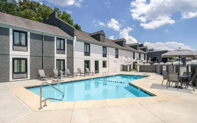 Courtyard by Marriott Winston-Salem University