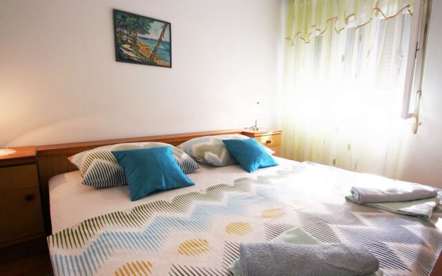 Nice Holiday House With Large Garden For 5 Persons Near Rovinj And Lim Bay