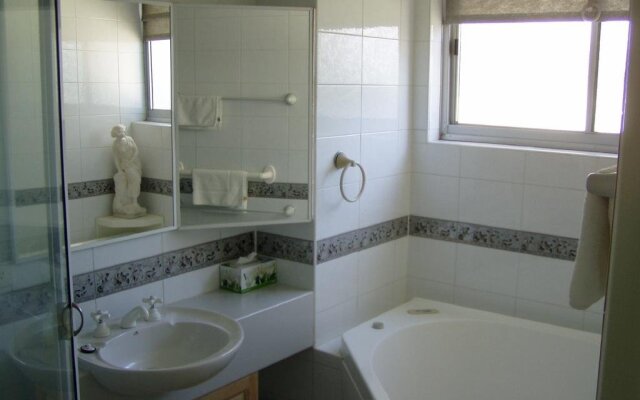 Anglesea Beachfront Court Holiday Units