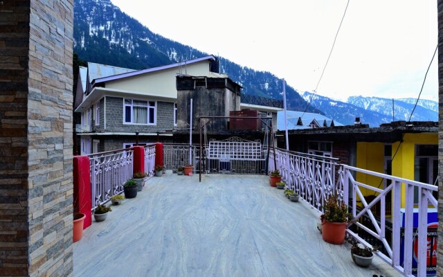 OYO Flagship 30387 Pine View Hotel Manali