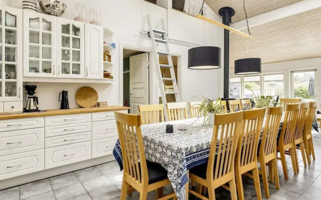 5 Star Holiday Home in Hals