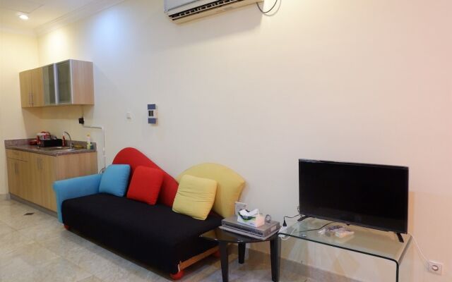 Homey The Bellezza Apartment