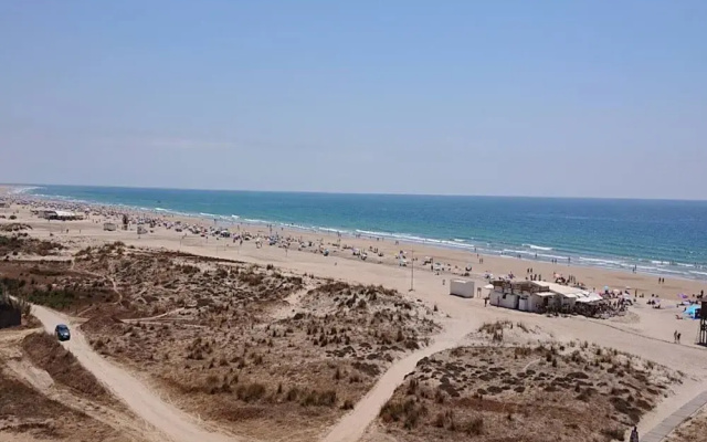 Family Apartment Near the Beach