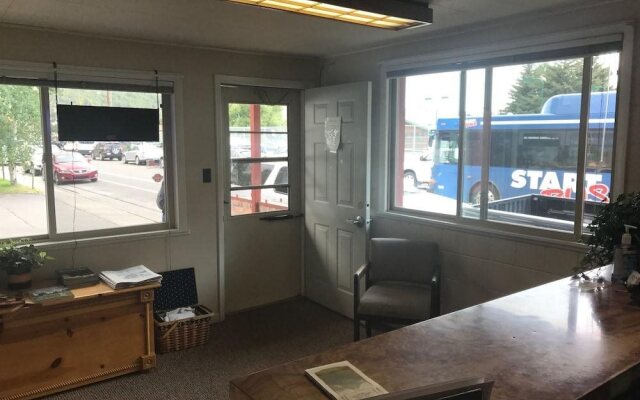 Four Winds Motel
